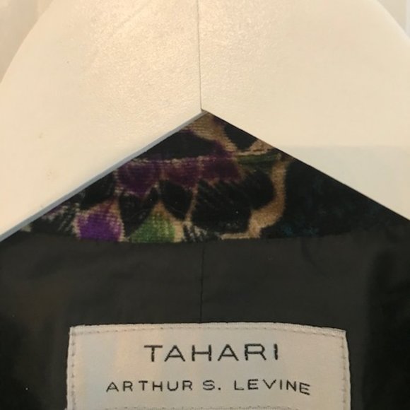 Tahari Arthur S. Levine Black Blazer, Sz 6 - Picture 2 of 9